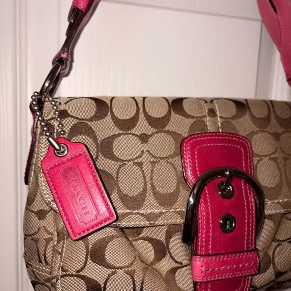Coach Brown Signature Shoulder Bag with Pink Trim - Picture 2 of 6